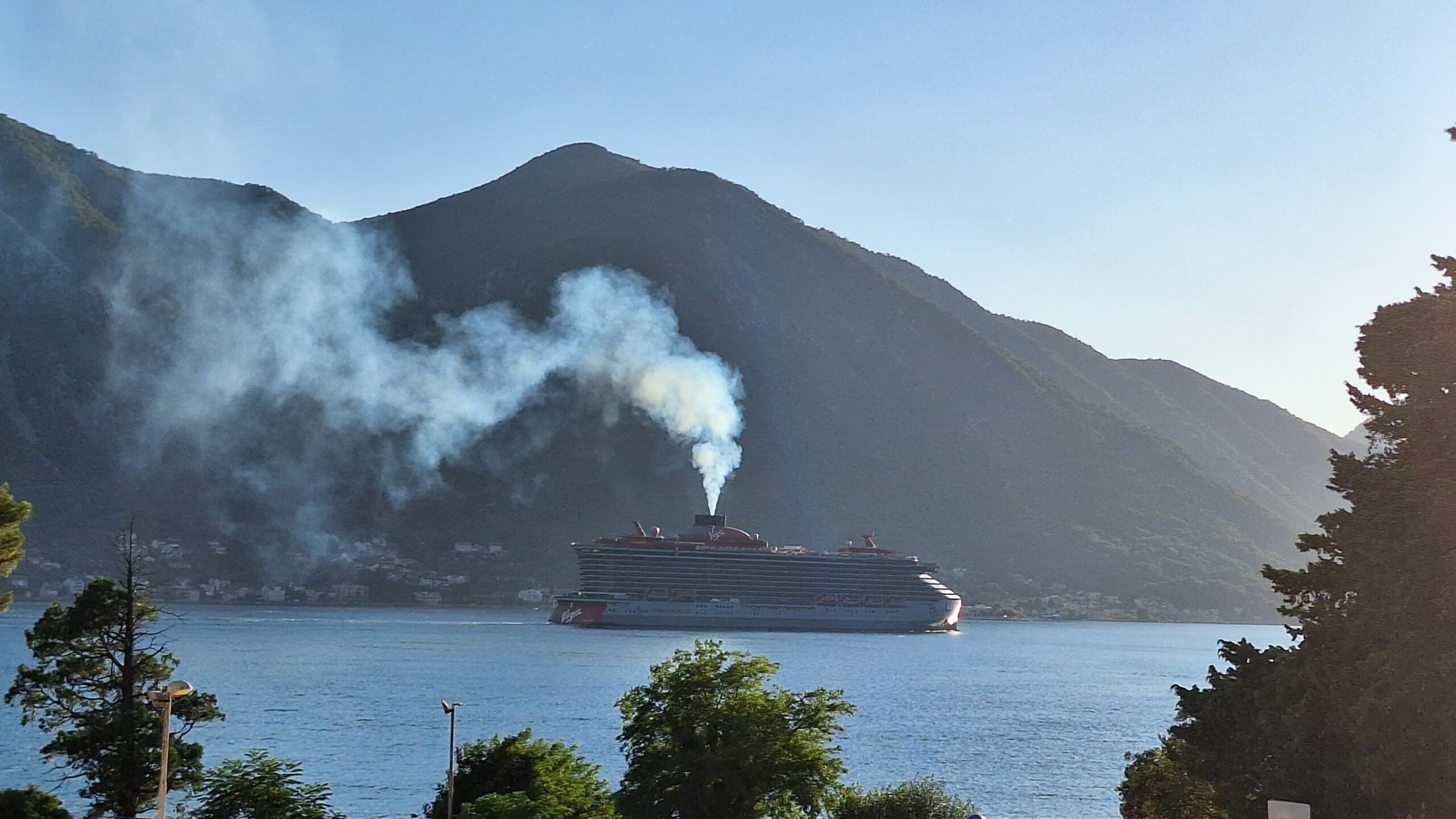 Primjena analitičkih modela za procjenu emisije zagađivača sa kruzer brodova u Bokokotorskom zalivu